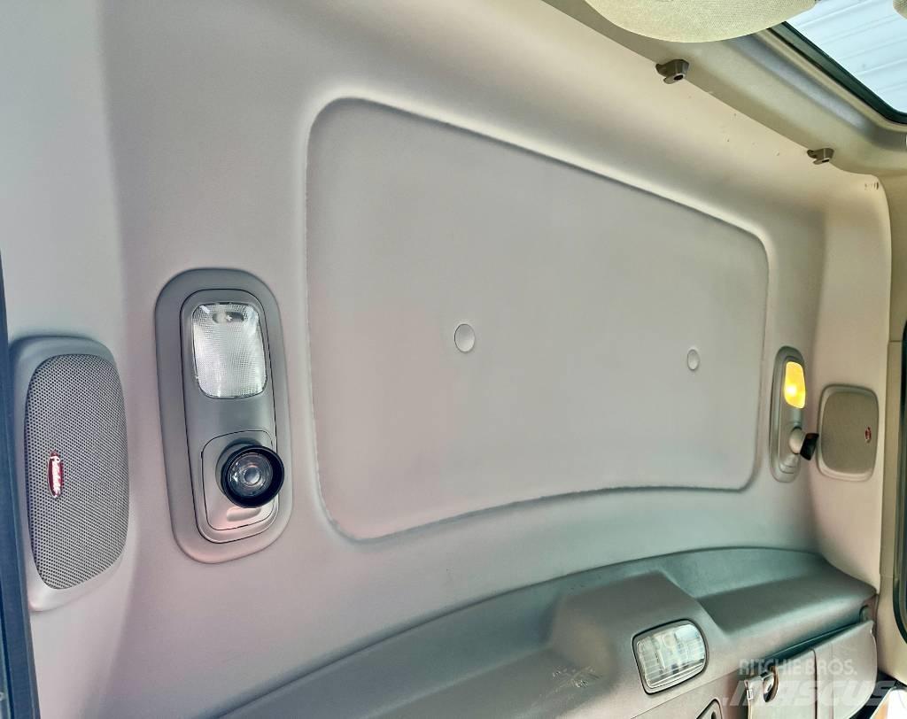 Peterbilt 388 Tractor Units