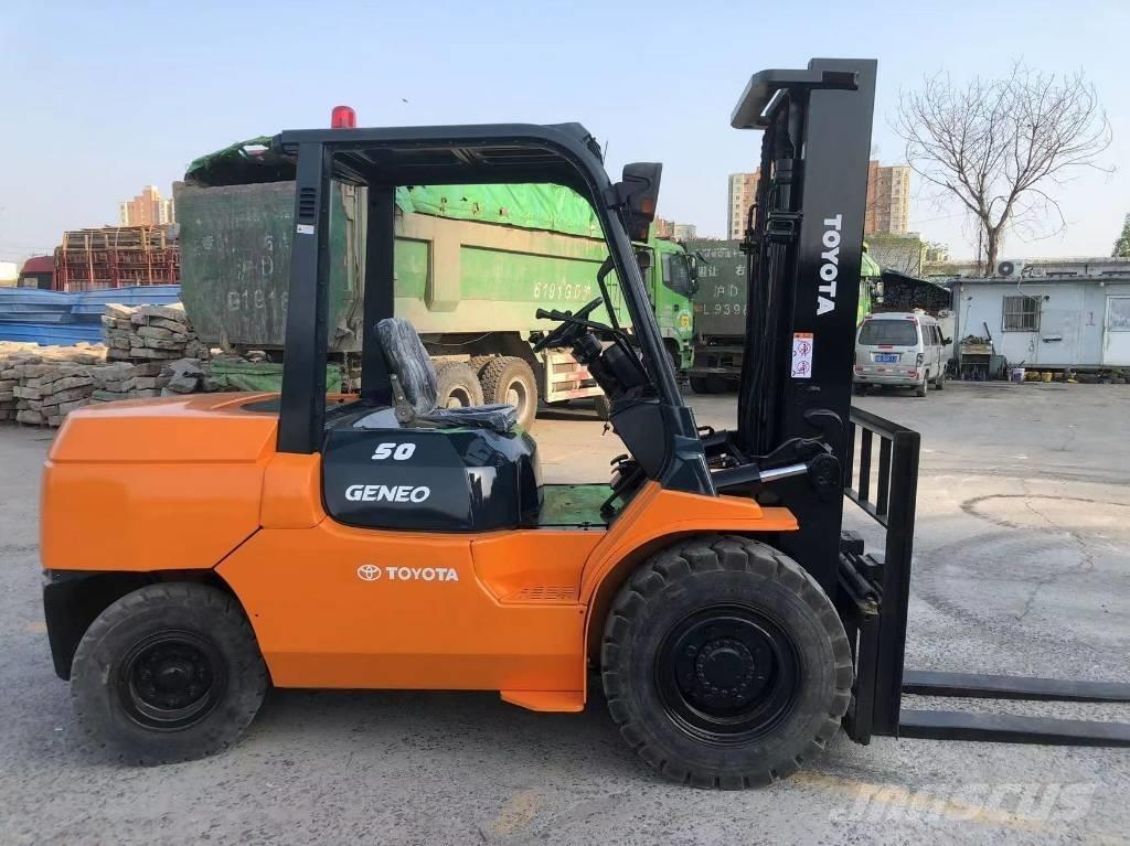 Toyota FD 30 Diesel trucks