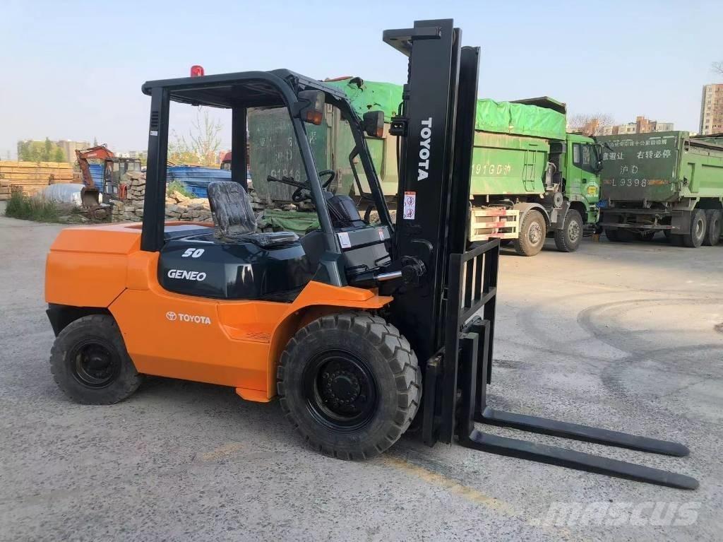 Toyota FD 30 Diesel trucks