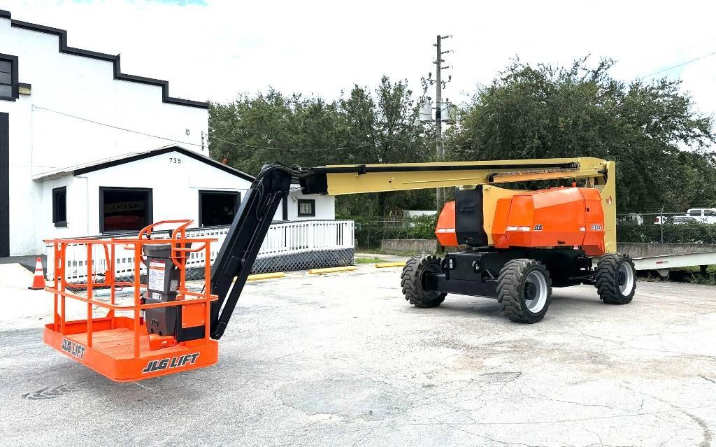 JLG 800 AJ Articulated boom lifts