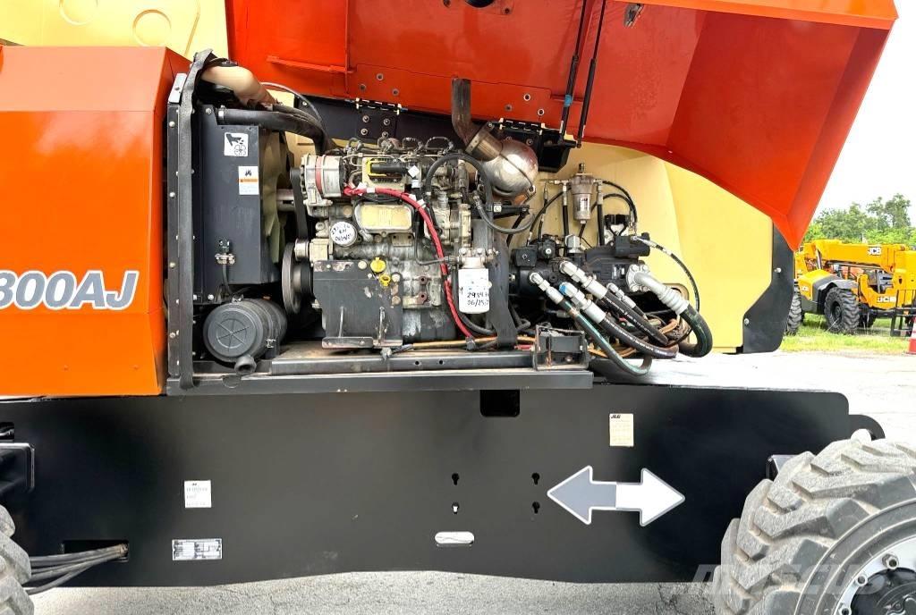 JLG 800 AJ Articulated boom lifts