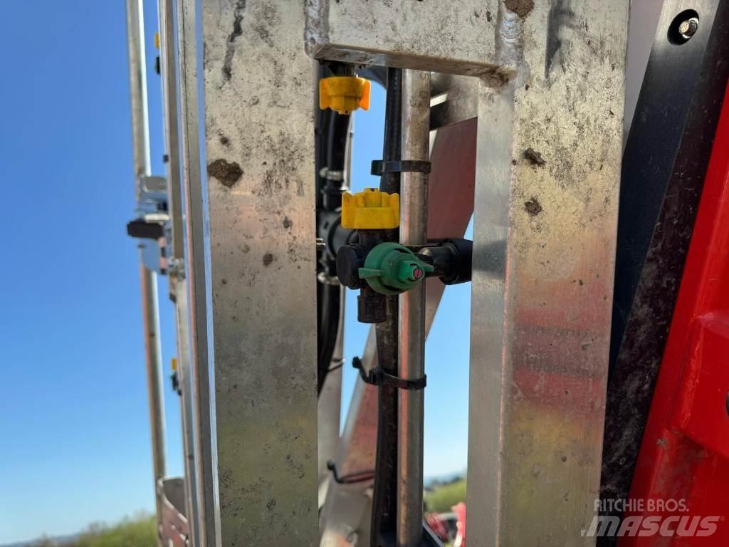 Kuhn DELTIS 2 Trailed sprayers