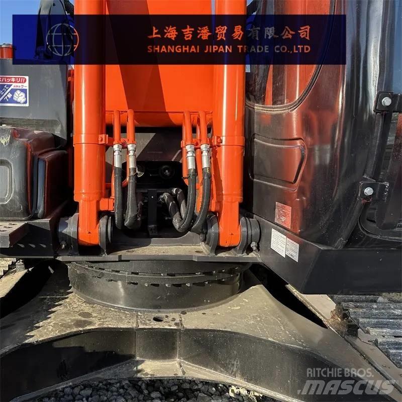 Hitachi ZX 200 Crawler excavators