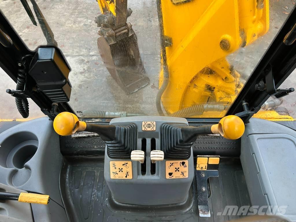 JCB 4 CX Backhoe loaders
