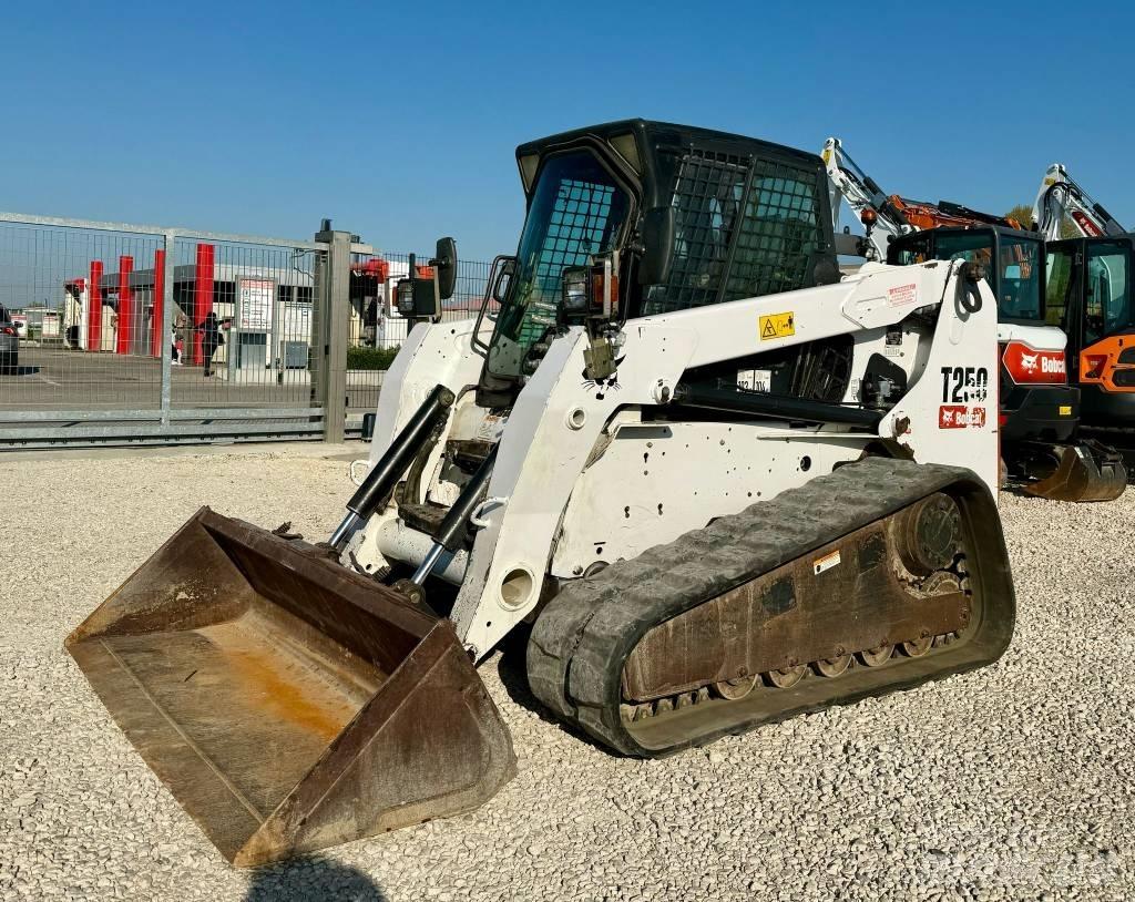Bobcat T 250 Crawler loaders