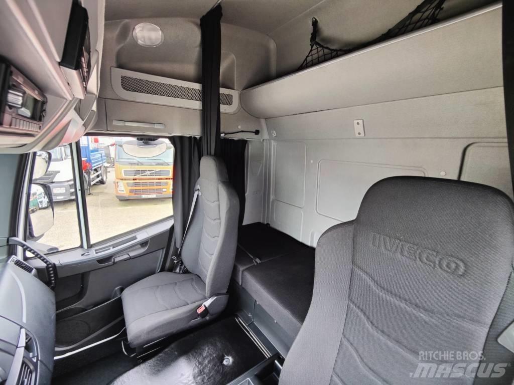 Iveco 180E 28 Box body trucks