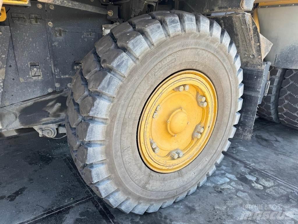 Komatsu HD405-7 Site dumpers