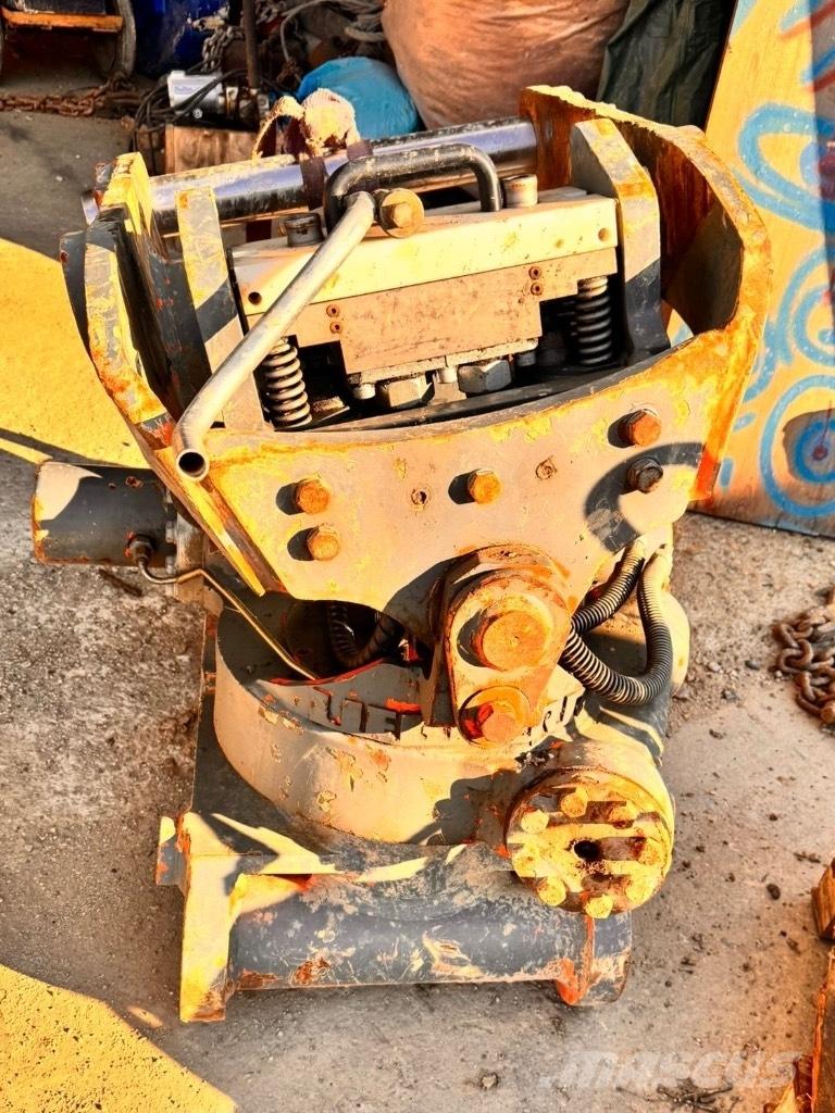 Liebherr LH-TR 20 Quick connectors