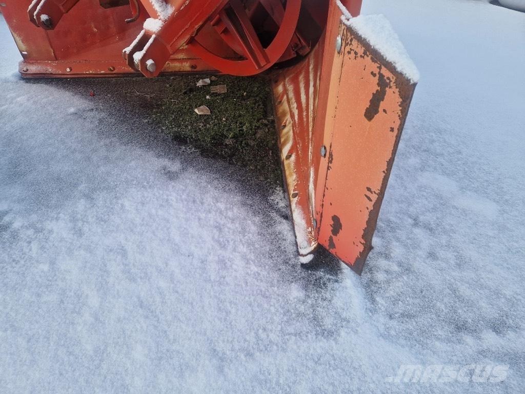 Esko 312 Snow throwers