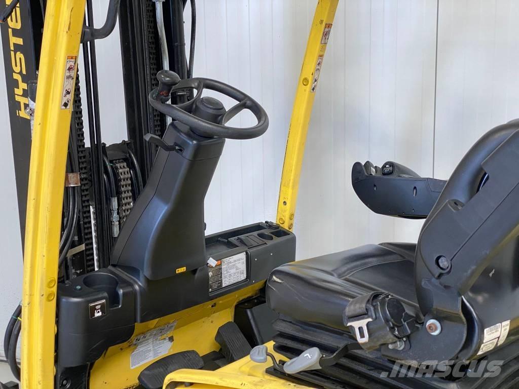 Hyster J2.0XNT LWB Electric forklift trucks