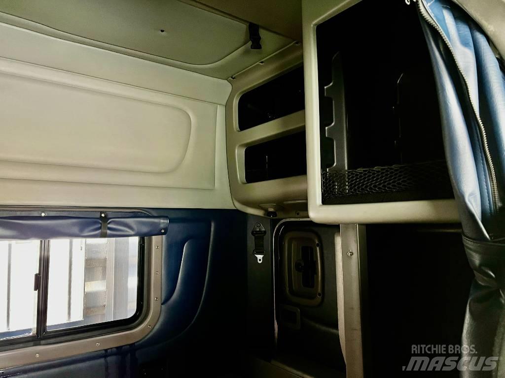 Peterbilt 367 Tractor Units