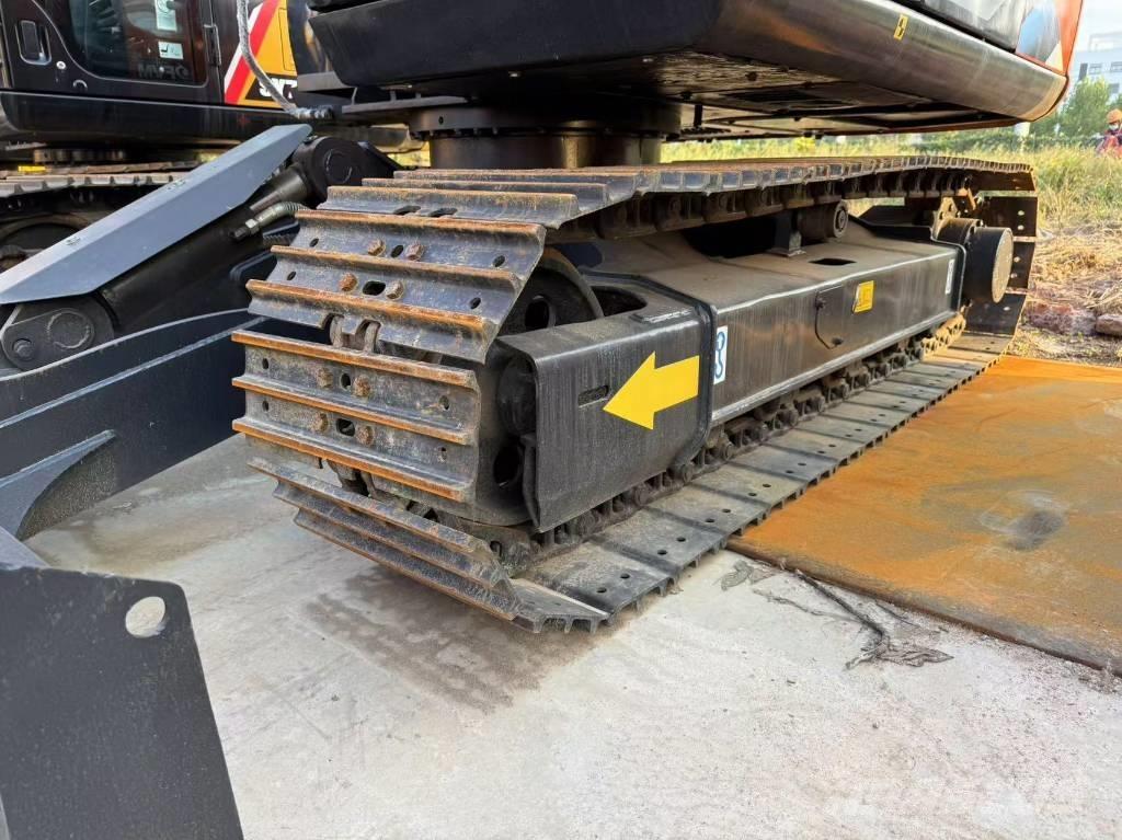 Hitachi 70 Crawler excavators