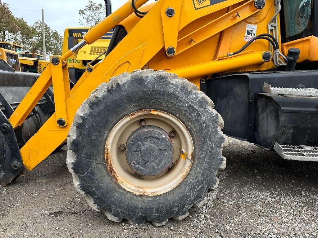 JCB 3 CX Backhoe loaders