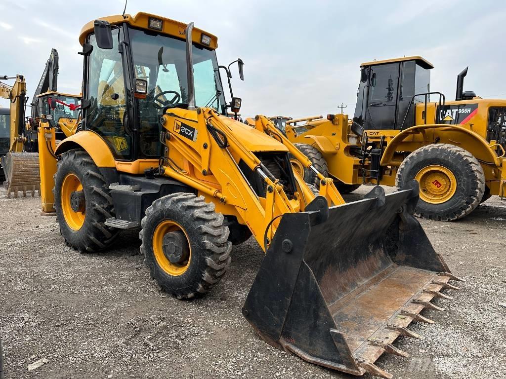 JCB 3 CX Backhoe loaders