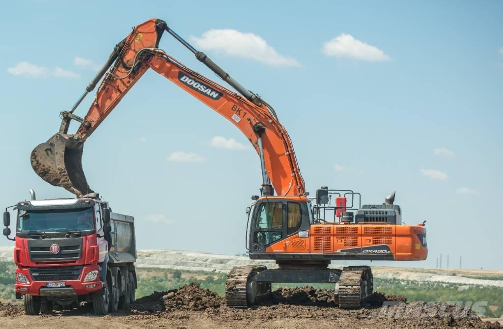 Doosan DX490LC-5 Crawler excavators
