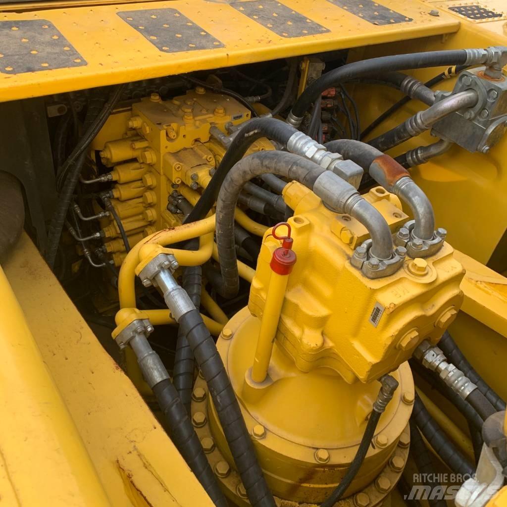Komatsu PC450-8 Crawler excavators