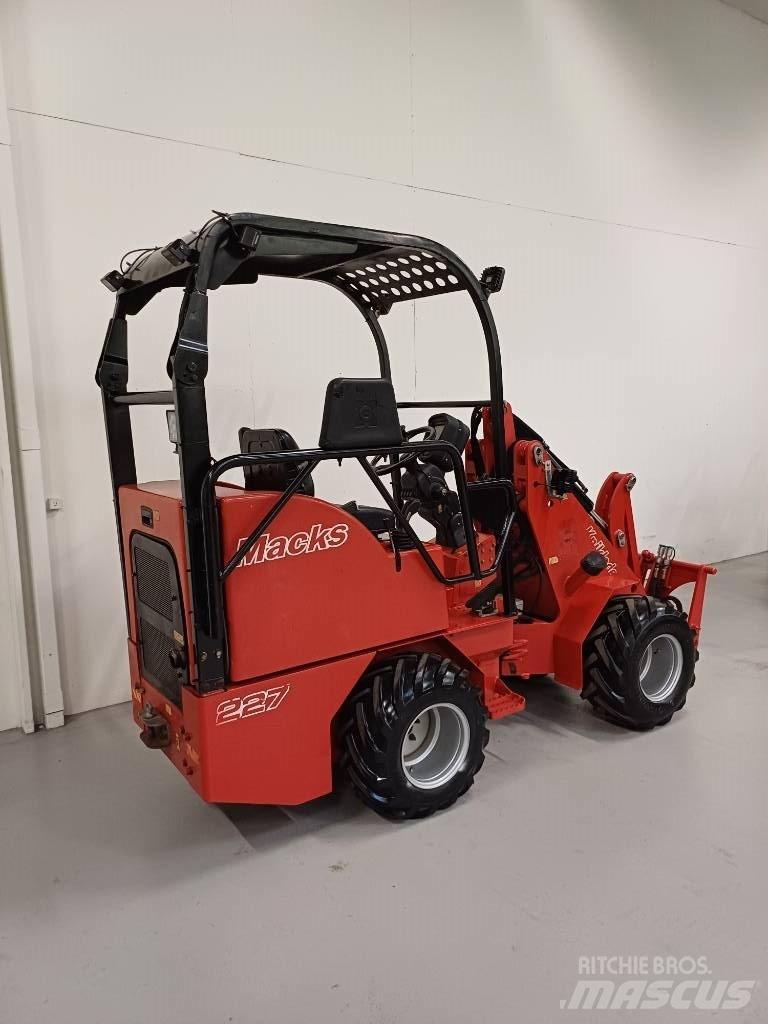 Macks 227 Mini loaders