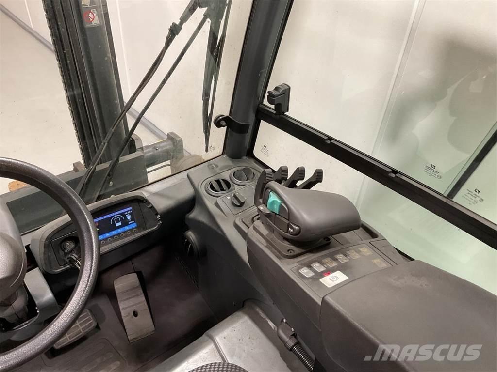 Mitsubishi FB50-2 Electric forklift trucks