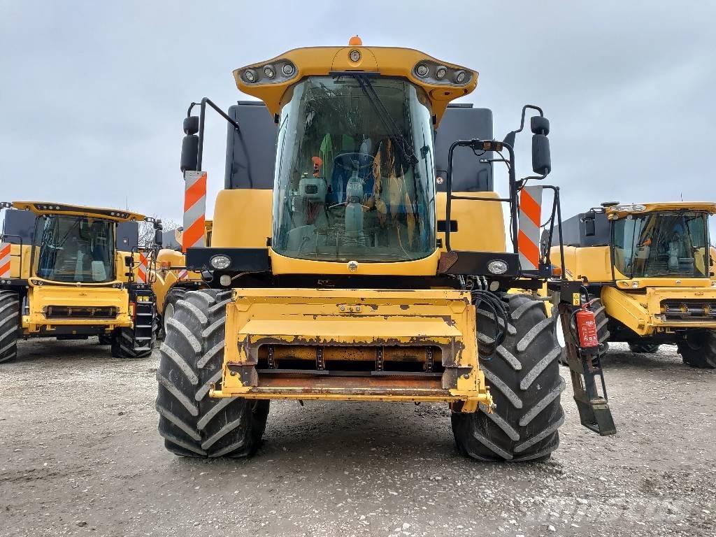 New Holland CX 6090 Combine harvesters