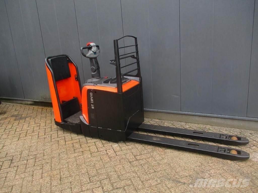 BT LPE200 Low lifter with platform
