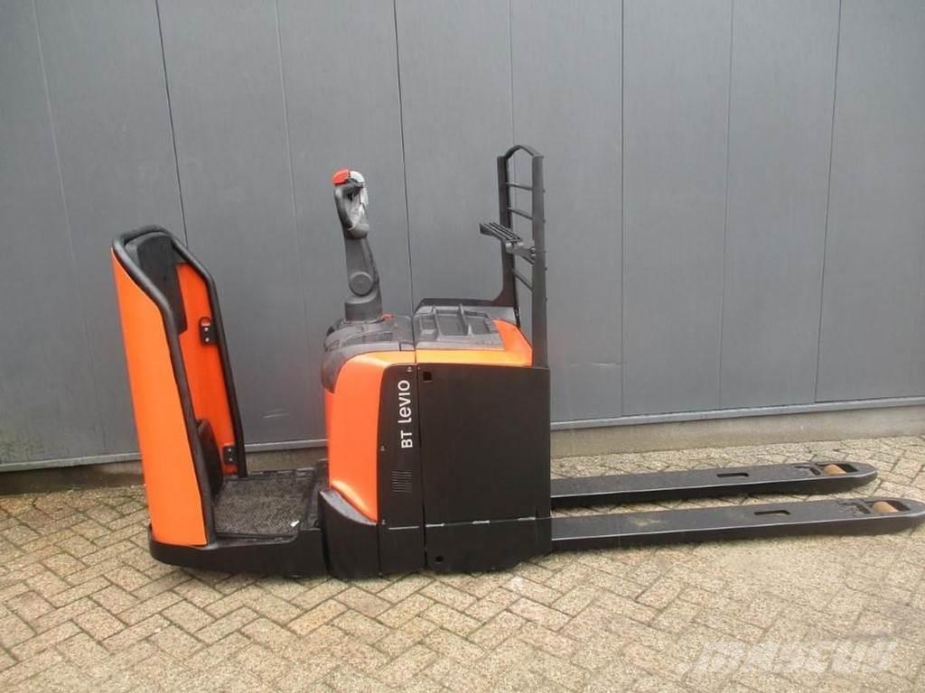 BT LPE200 Low lifter with platform