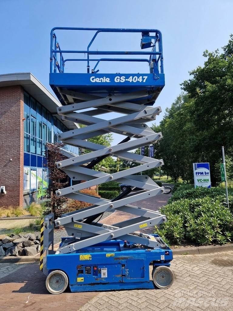 Genie GS-4047 Scissor lifts
