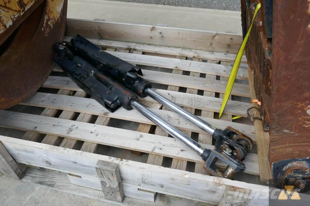 CAT 525D Grapple Transportation - Others