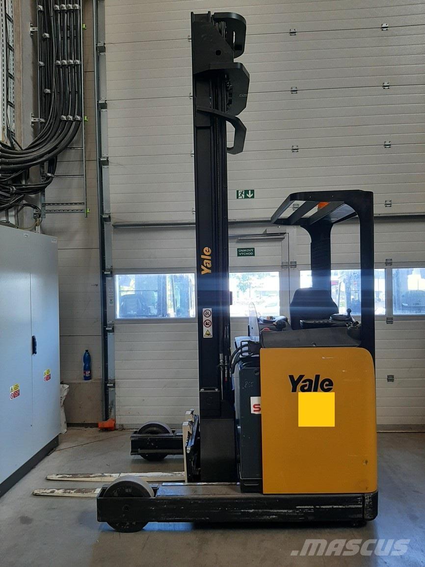 Yale MR16H Reach trucks
