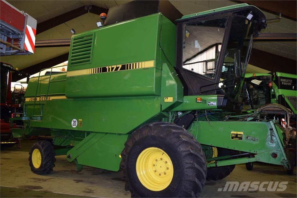 John Deere 1177 Combine harvesters