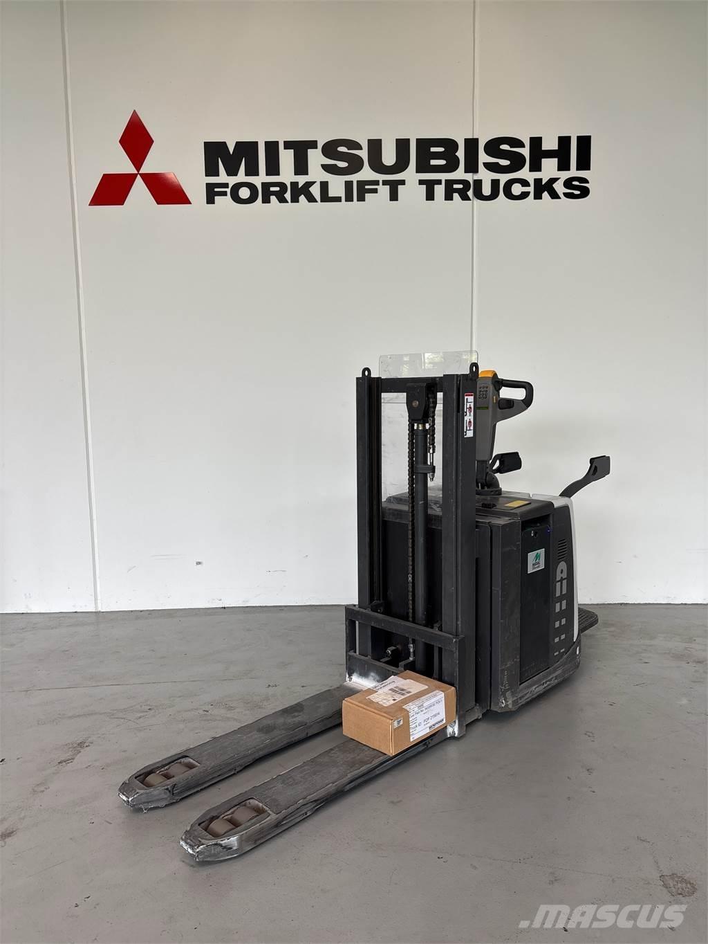 Atlet PDP200 Self propelled stackers