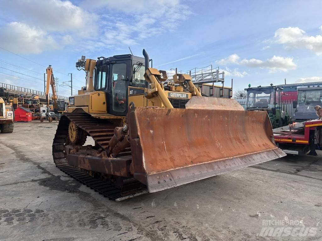 CAT D6T Crawler dozers