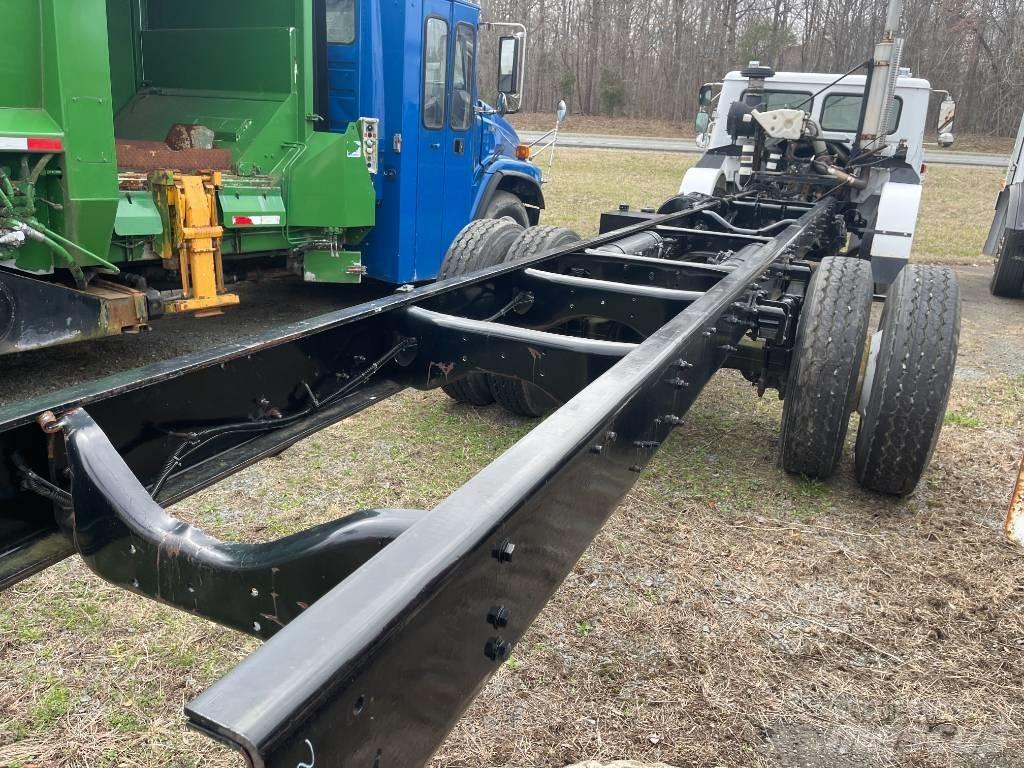 Autocar XPEDITOR Chassis Cab trucks