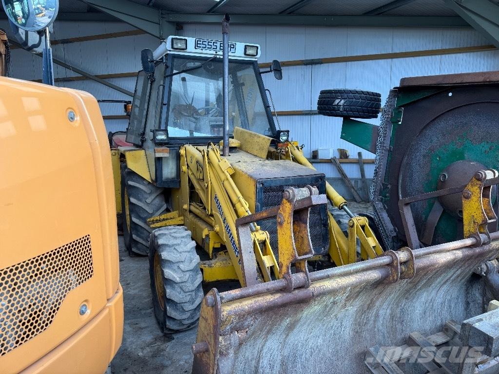 JCB 3 CX Backhoe loaders