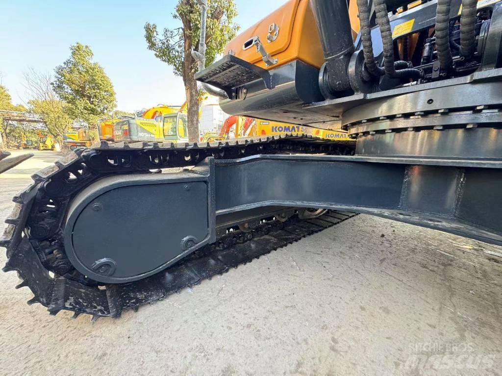 Hyundai 220lc Crawler excavators
