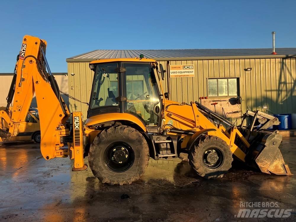 JCB 3CX Backhoe loaders