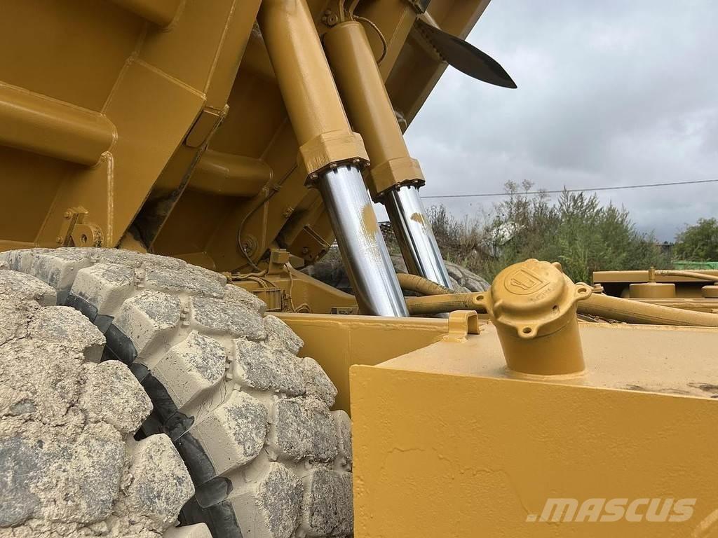 CAT 769D Rigid dump trucks