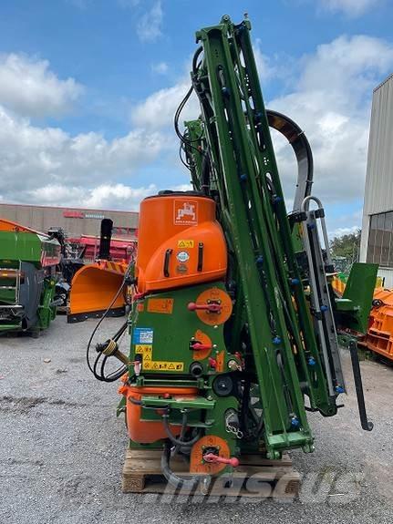 Amazone UF901 Self-propelled sprayers