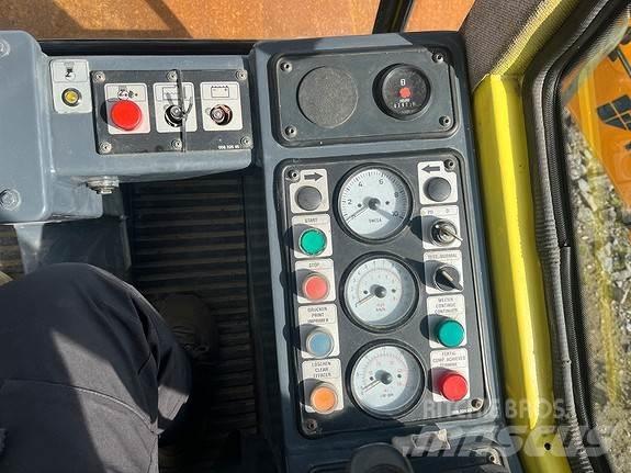 Bomag BW211 D-3 Asphalt pavers