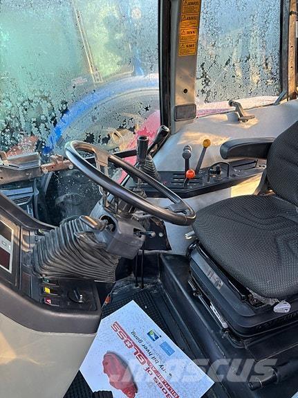 Case IH 5140 Tractors