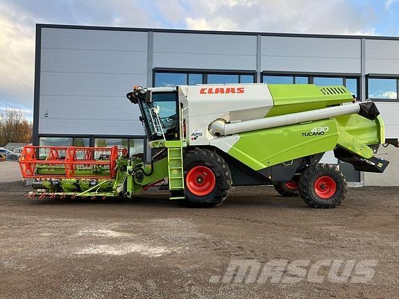 CLAAS Tucano 430 Combine harvesters