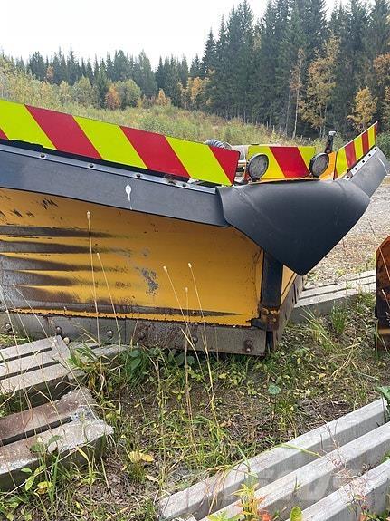 Dalen 3025 Snow blades and plows