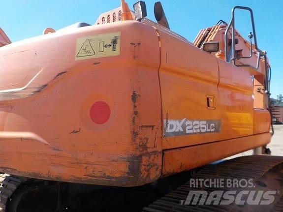 Doosan DX225LC-3 Crawler excavators
