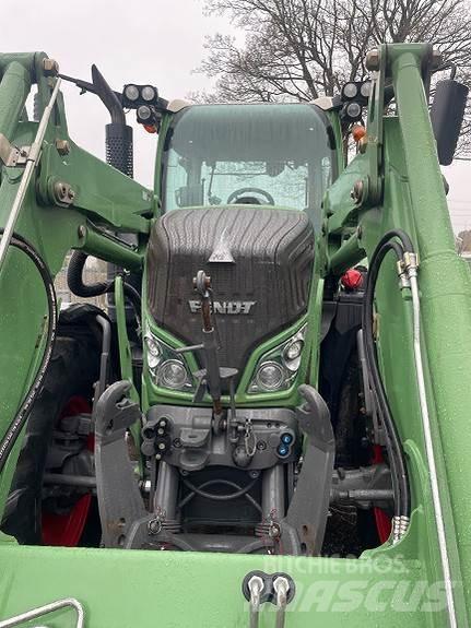 Fendt 718 Tractors