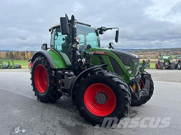 Fendt 724 VARIO Tractors