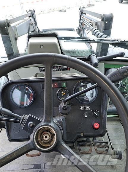Fendt 828 Vario Tractors