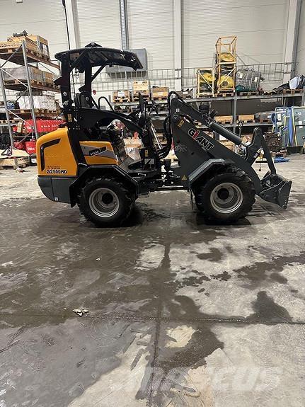 GiANT G2500HD+ Skid steer loaders