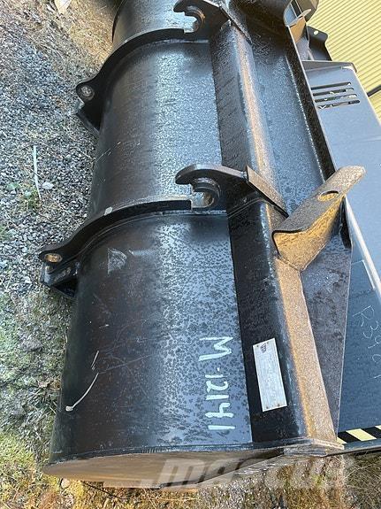 JCB med BM Tyres, wheels and rims