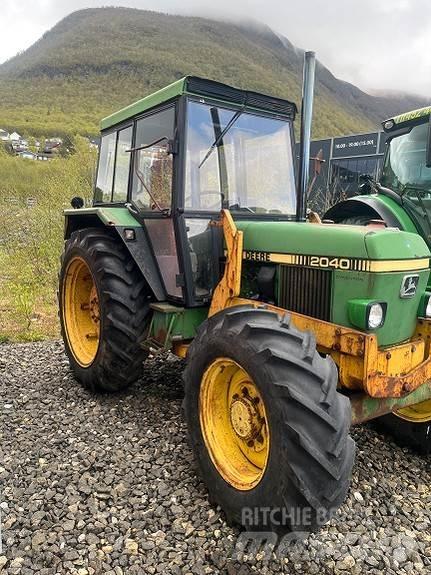 John Deere 2040 Tractors