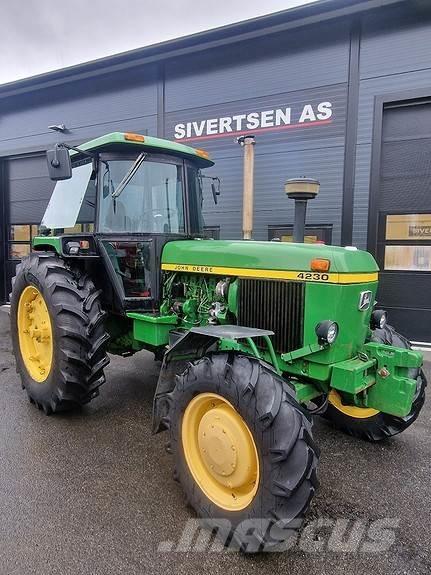 John Deere 4230 Tractors