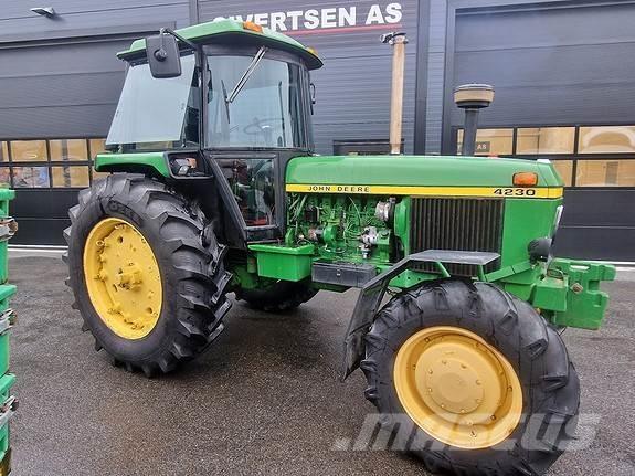 John Deere 4230 Tractors